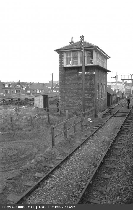 Elliot Junction signal box in 1971, photo by John R. Hume