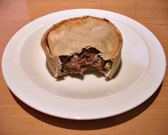 Scotch Pie cross-section from Dalbeattie Fine Foods. By Delta-NC, PD on Wikimedia